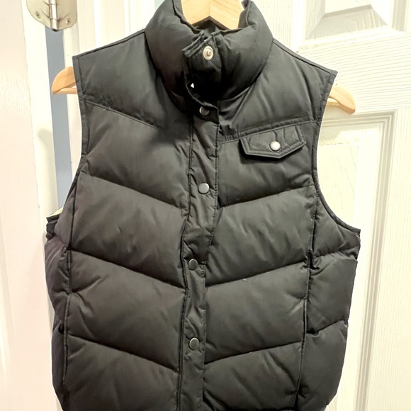 Gap Black Puff Vest - Picture 1 of 7